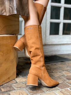 Bota Livia Camel na internet