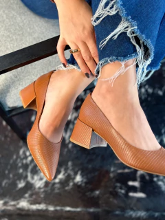 Scarpin Leoni Caramelo