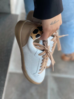 Tênis Juliana White and Camel na internet