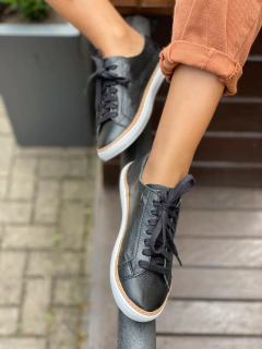 Tênis jenny preto na internet