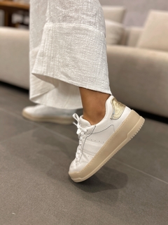 Tênis Maura Off White na internet