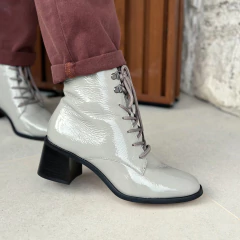 Bota Mariana Fendi Verniz - Jamile Calçados Exposição