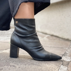 Bota Victoria Preto - comprar online