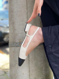 Chanel Suzana Off White & Black - Jamile Calçados Exposição