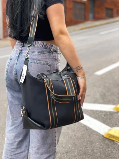 Bolsa Iara Preta na internet