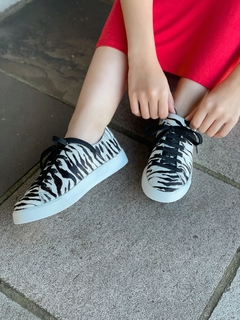 Tênis couro pelo zebra - Jamile Calçados Exposição