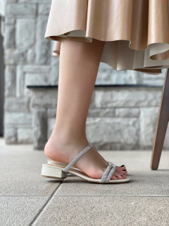 Rasteirinha off white strass - loja online