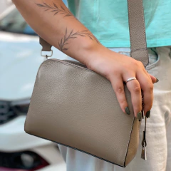 Bolsa divisórias couro fendi - comprar online
