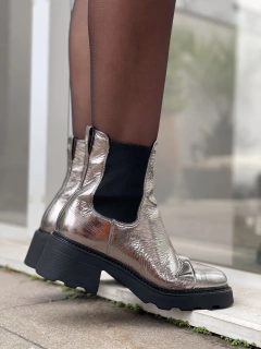 Coturno Jamile ônix na internet