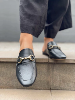 Mule Dani Black - Jamile Calçados Exposição