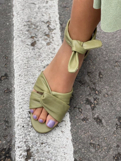 Rasteirinha Elara oliva na internet