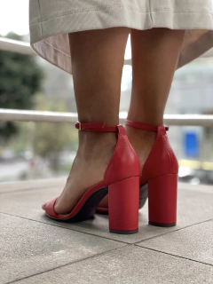 Sandália Ale Vermelha na internet