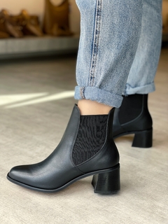 Bota Larissa Preto - comprar online
