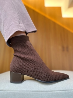 Bota Margot Chocolate Malha - comprar online