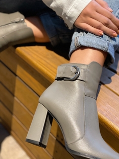 Bota Iris Cinza - loja online