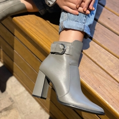 Bota Iris Cinza