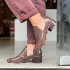 Sapato recortado Charlote café verniz - loja online