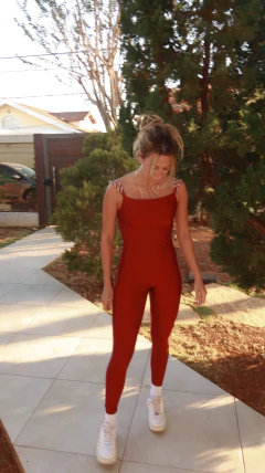 CROPPED LIZ na internet