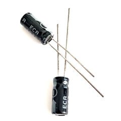 Capacitor 4,7 X 100V Radial na internet