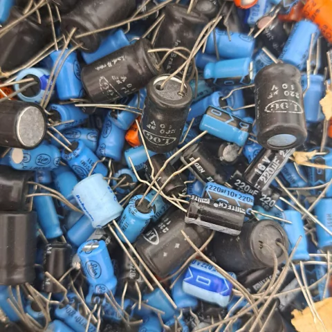 Capacitores Eletrolíticos Valores Variados Kit 50Un