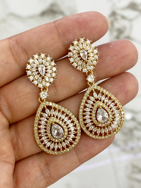 BRINCO ALINE DOURADO