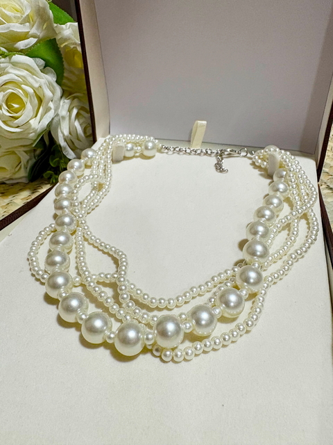 Gargantilha em pérolas Nina