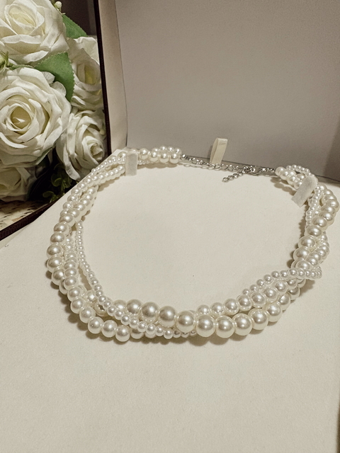 Gargantilha com pérolas