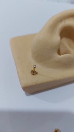 Labret titânio PVD gold. Pedra 2MM. Haste 8mm. na internet