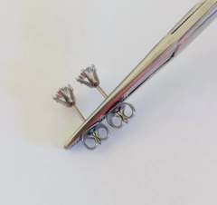 Brincos par titânio zircônia cristal. Pedra 5mm - loja online