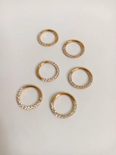 Segmento titânio cravejado frontal gold 8mm - atacadowwpiercings