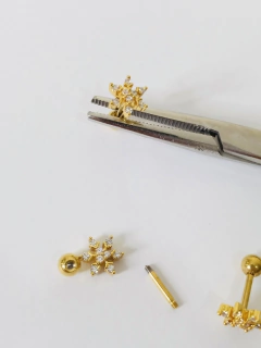 Florzinha aço cirúrgico banhado 6mm - atacadowwpiercings