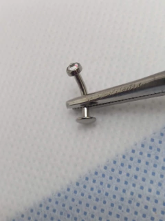 Floating navel titânio 10mm (umbigo) rosca interna 1.6mm. - atacadowwpiercings