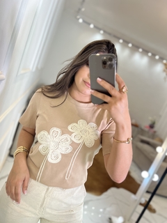 Blusa Mariana Bordada na internet