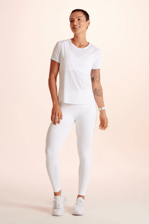 Camiseta Lupo LSport AF Básica feminina vista de frente
