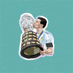 Sticker Tornasolado "Messi con la copa"