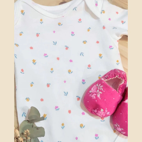 BODY MC T RN BLANCO CON FLORSITAS
