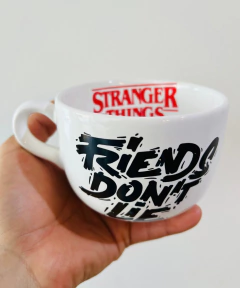 STRANGER THINGS 1 - PANDA DECO