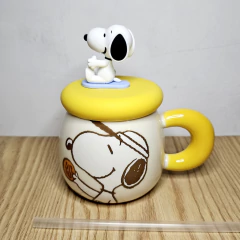 SNOOPY CON TAPA Y BOMBILLA