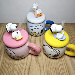 Imagen de SNOOPY CON TAPA Y BOMBILLA