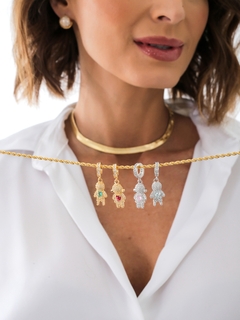PINGENTE MENINO CRAVEJADO OURO 18K - comprar online