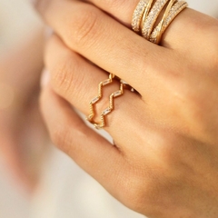 Anel zig zag cravejado