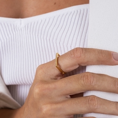 ANEL MINIMALISTA BASE RETA COM ZIRCONIAS - buy online