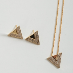BRINCO GEOMETRICO TRIANGULO COM ZIRCONIA en internet