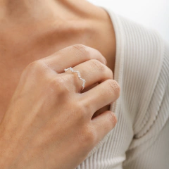ANEL ZIG ZAG COM ZIRCONIA ROD BRANCO