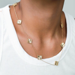 COLAR TREVOS VIRGINIA en internet