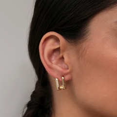 BRINCO EAR HOOK LISO COM MICROZIRCONIA