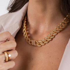 Colar Cravejado Zircônias banho Ouro 18k