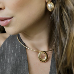 CHOKER ARO COM PINGENTE ORGANICO OVAL - buy online