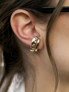 BRINCO EAR HOOK AMASSADO - tienda online