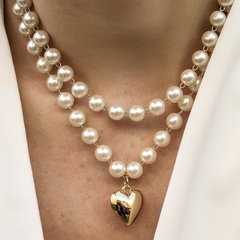 CHOKER PEROLAS COM PINGENTE CORAÇÃO - comprar online
